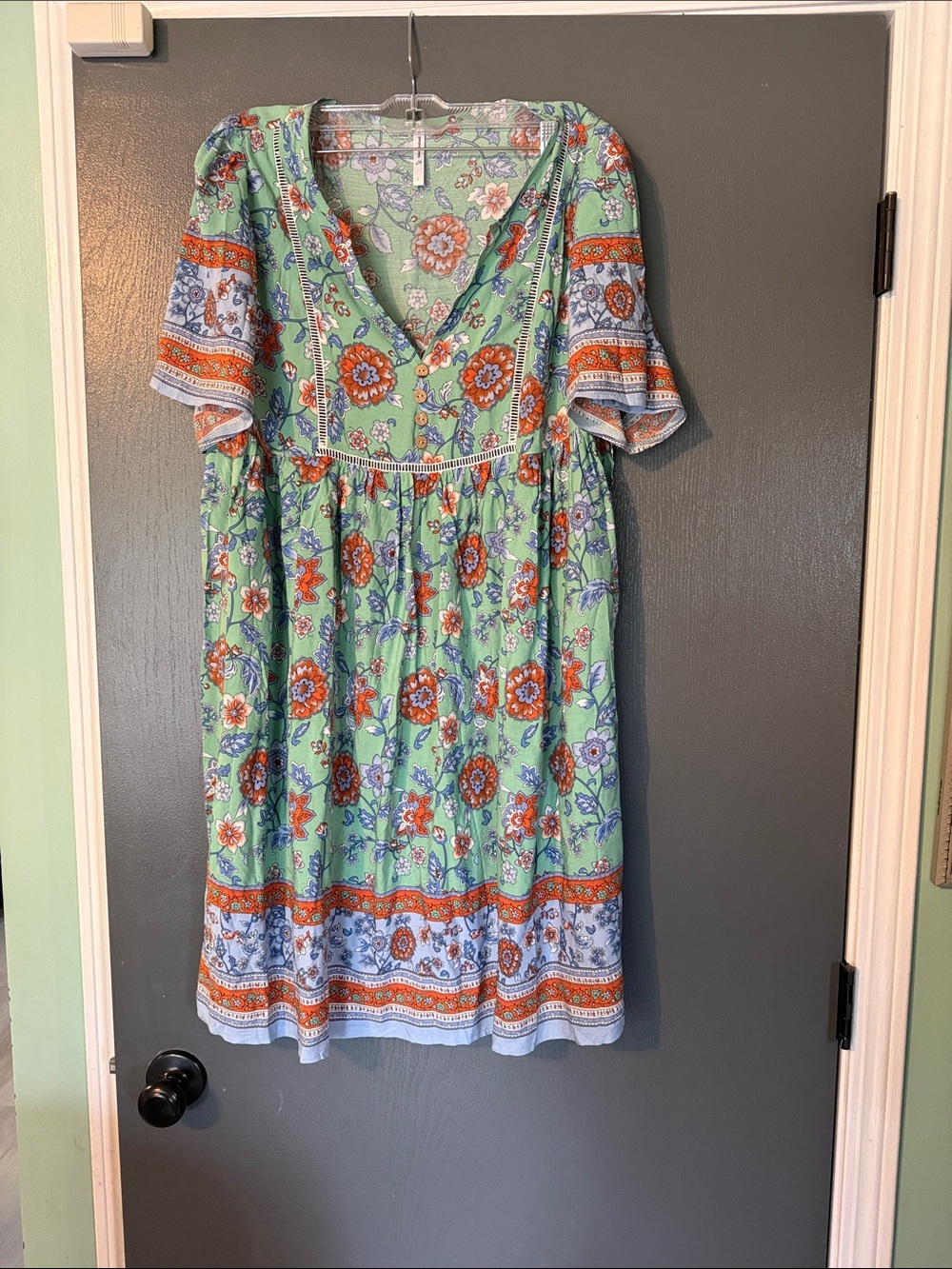 Floral Bohemian V-Neck Short Sleeve Dress in Mint Green